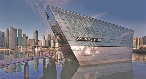 LOUIS VUITTON Singapore Official Site 